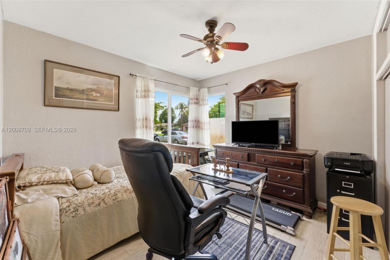 1440 NW 179th Ter, Miami Gardens, FL 33169 Photo