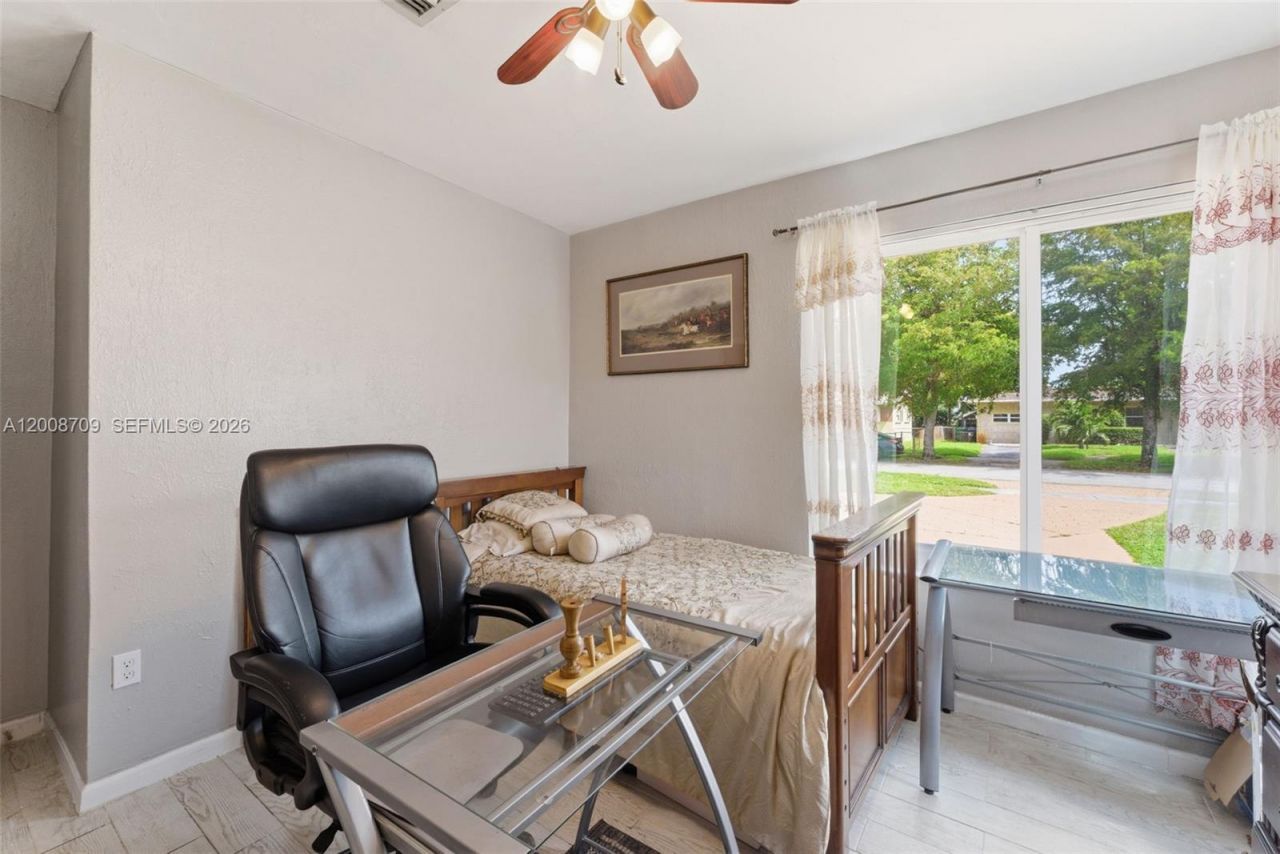 1440 NW 179th Ter, Miami Gardens, FL 33169 Photo