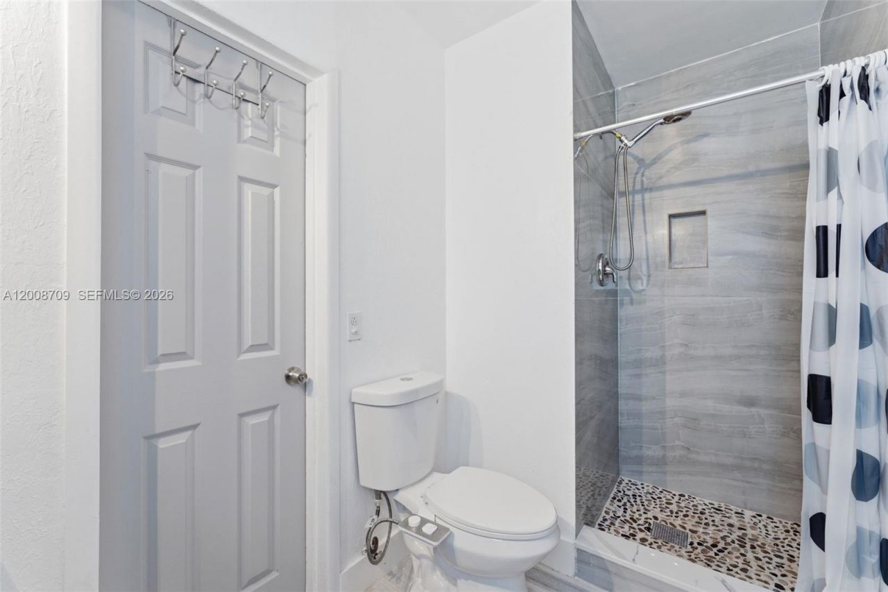 1440 NW 179th Ter, Miami Gardens, FL 33169 Photo