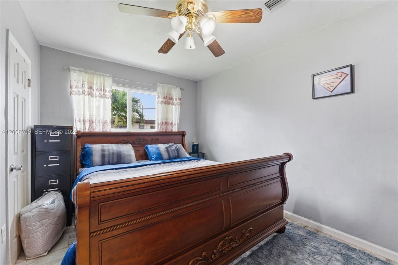 1440 NW 179th Ter, Miami Gardens, FL 33169 Photo