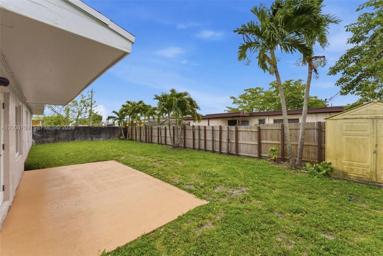 1440 NW 179th Ter, Miami Gardens, FL 33169 Photo