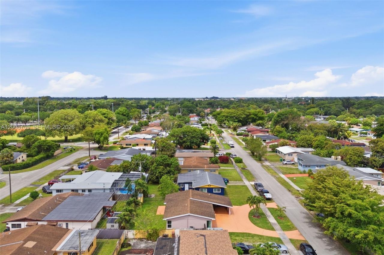 1440 NW 179th Ter, Miami Gardens, FL 33169 Photo