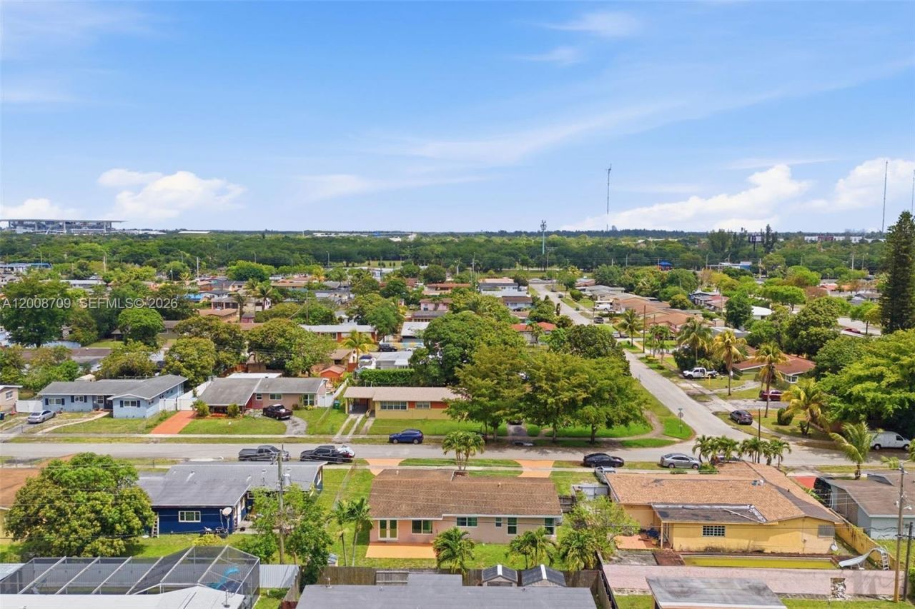 1440 NW 179th Ter, Miami Gardens, FL 33169 Photo