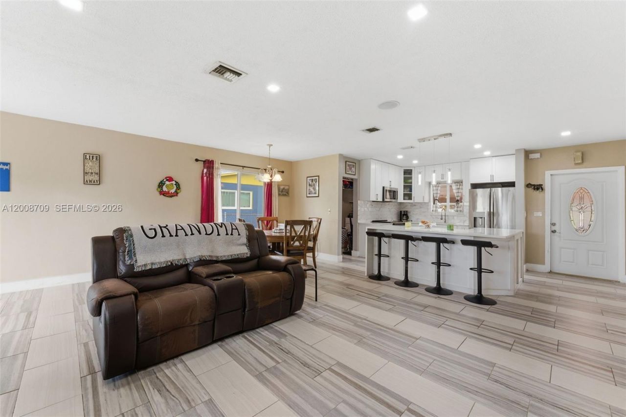 1440 NW 179th Ter, Miami Gardens, FL 33169 Photo
