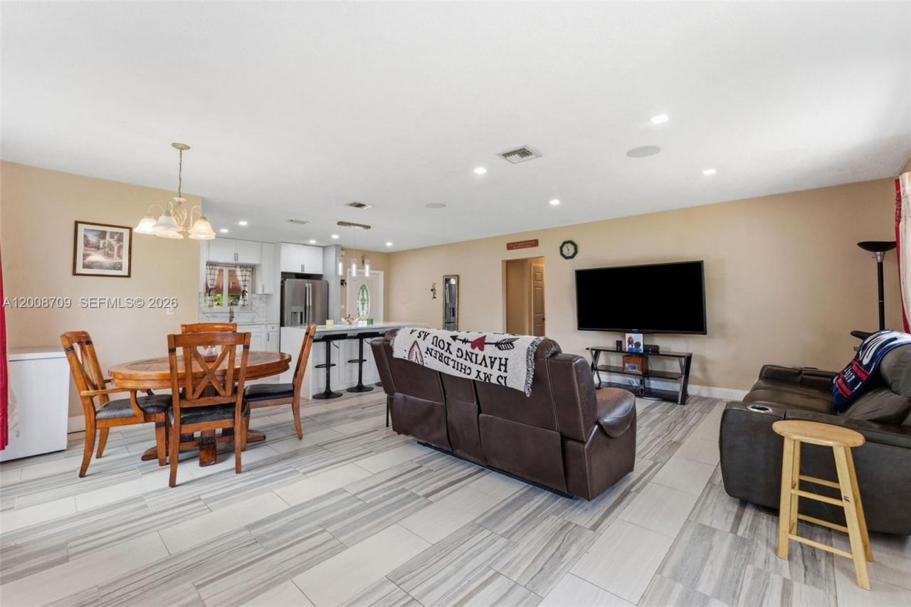 1440 NW 179th Ter, Miami Gardens, FL 33169 Photo