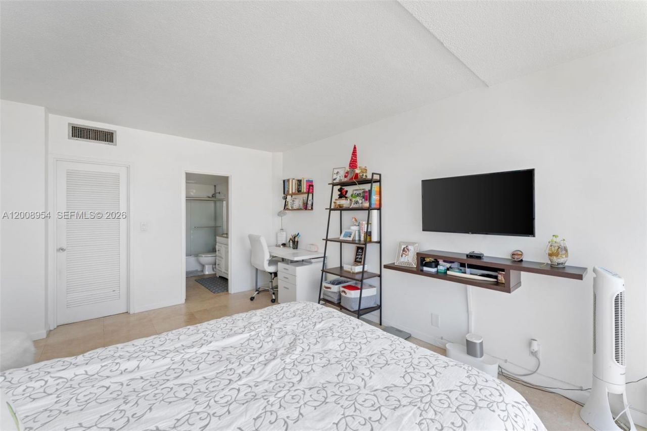 900 Bay Dr, Unit 421, Miami Beach, FL 33141 Photo