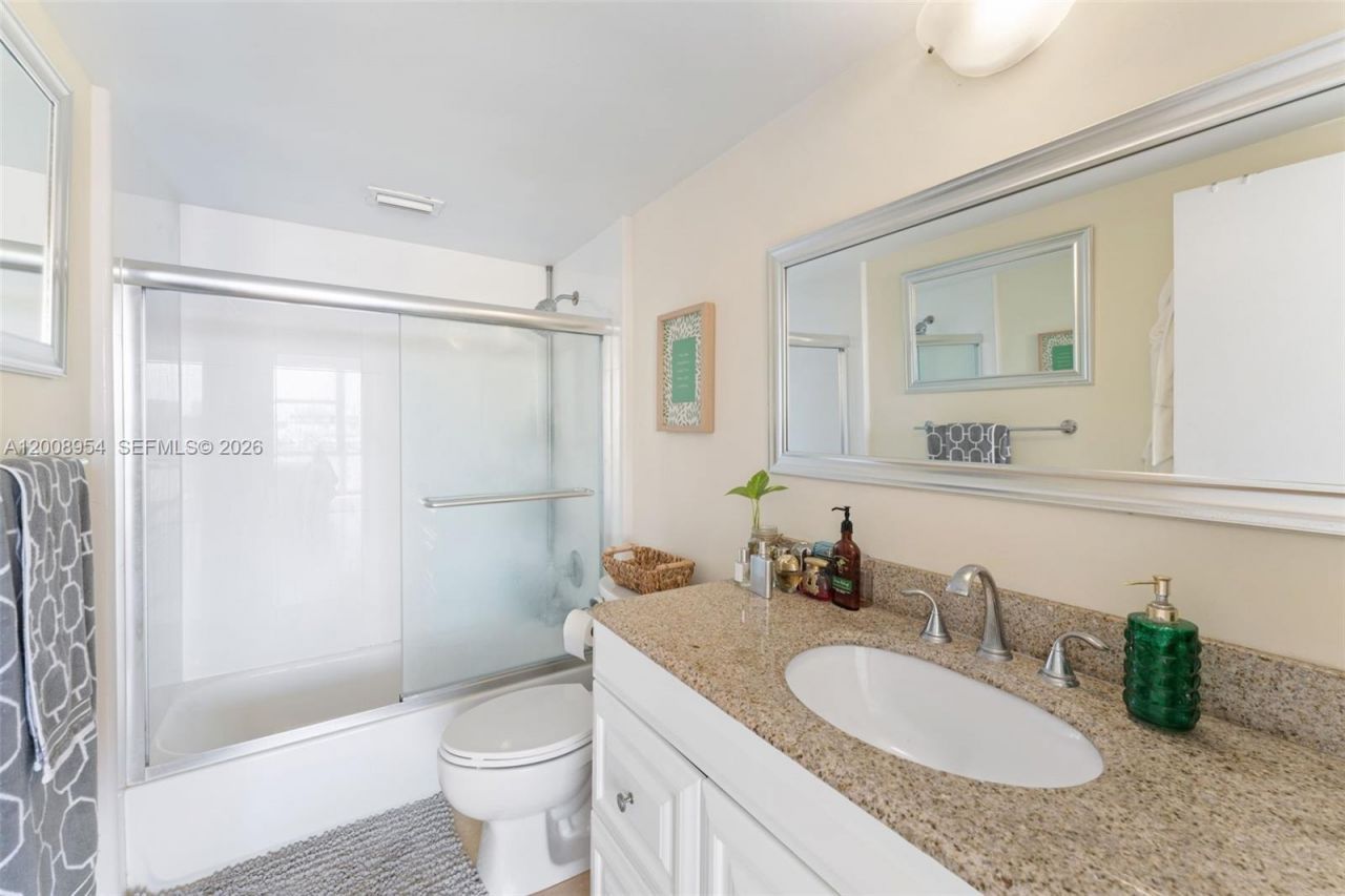 900 Bay Dr, Unit 421, Miami Beach, FL 33141 Photo
