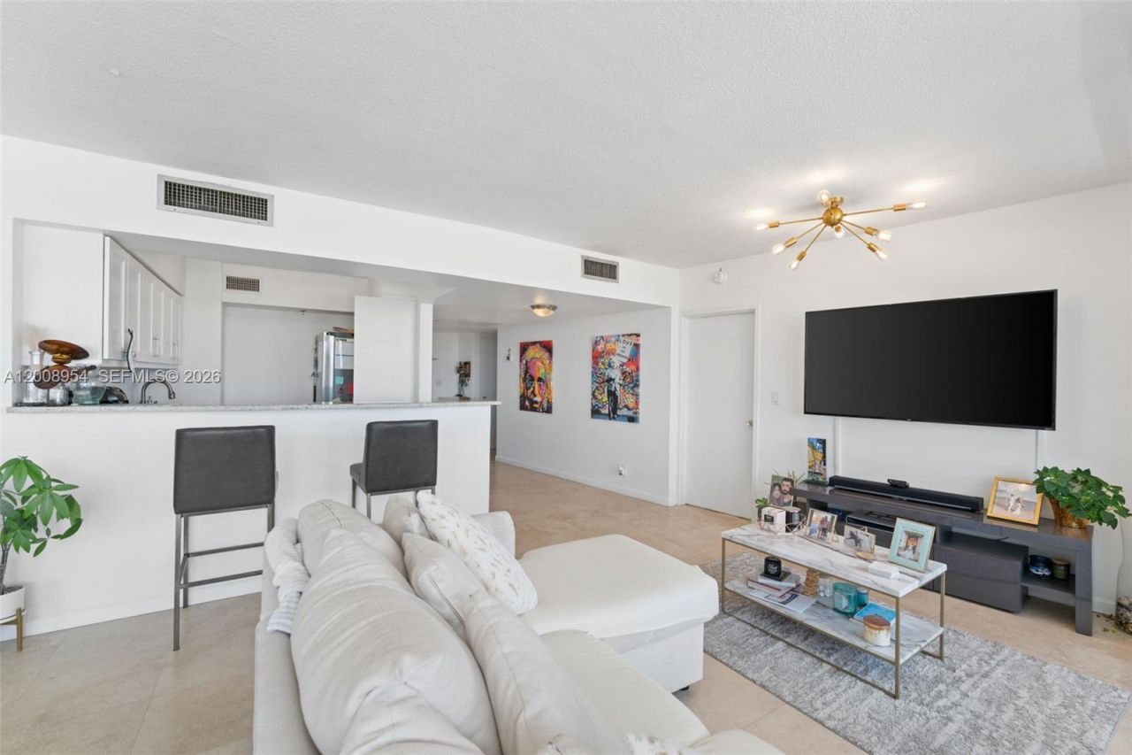 900 Bay Dr, Unit 421, Miami Beach, FL 33141 Photo