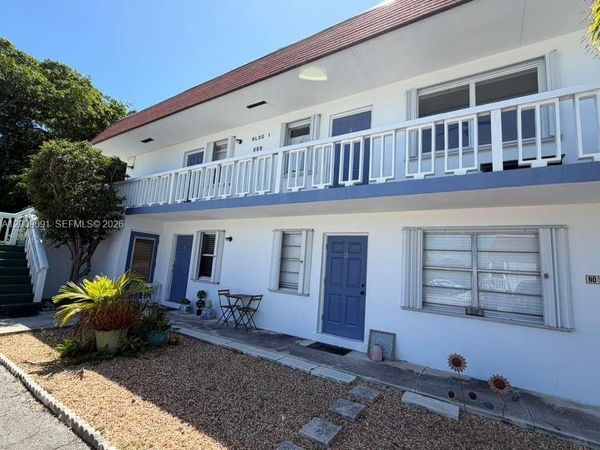 609 NE 6 th court , Unit F, Boynton Beach, FL 33435