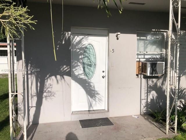 471 SW 10th St , Unit 5, Miami, FL 33130 Photo