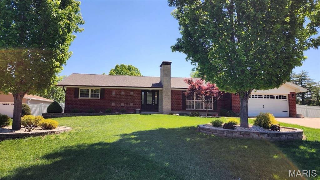 5452 Edelweis Lane, Saint Louis, MO 63129 Main Photo