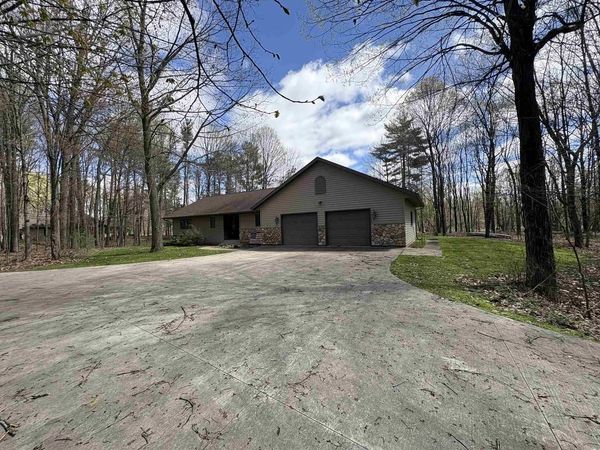 W9221 AMBER LANE, Clintonville, WI 54929