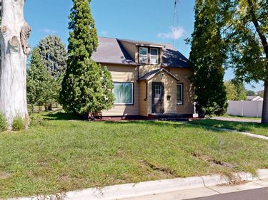 447 E Schlieman Avenue, Appleton, MN 56208