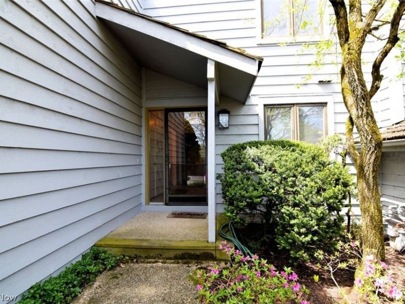 3835 #C1 Acorn Trail, Orange, OH 44022 Photo 2