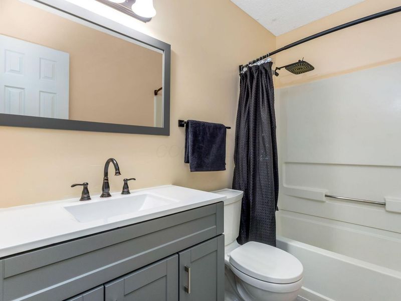 889 Noddymill Lane E, Unit 33C, Columbus, OH 43085 Photo 24