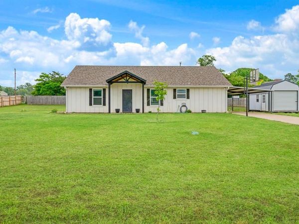 134 Private Road 43790, Paris, TX 75460