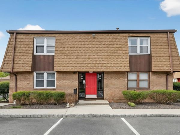 80 New Holland Village , Nanuet, NY 10954