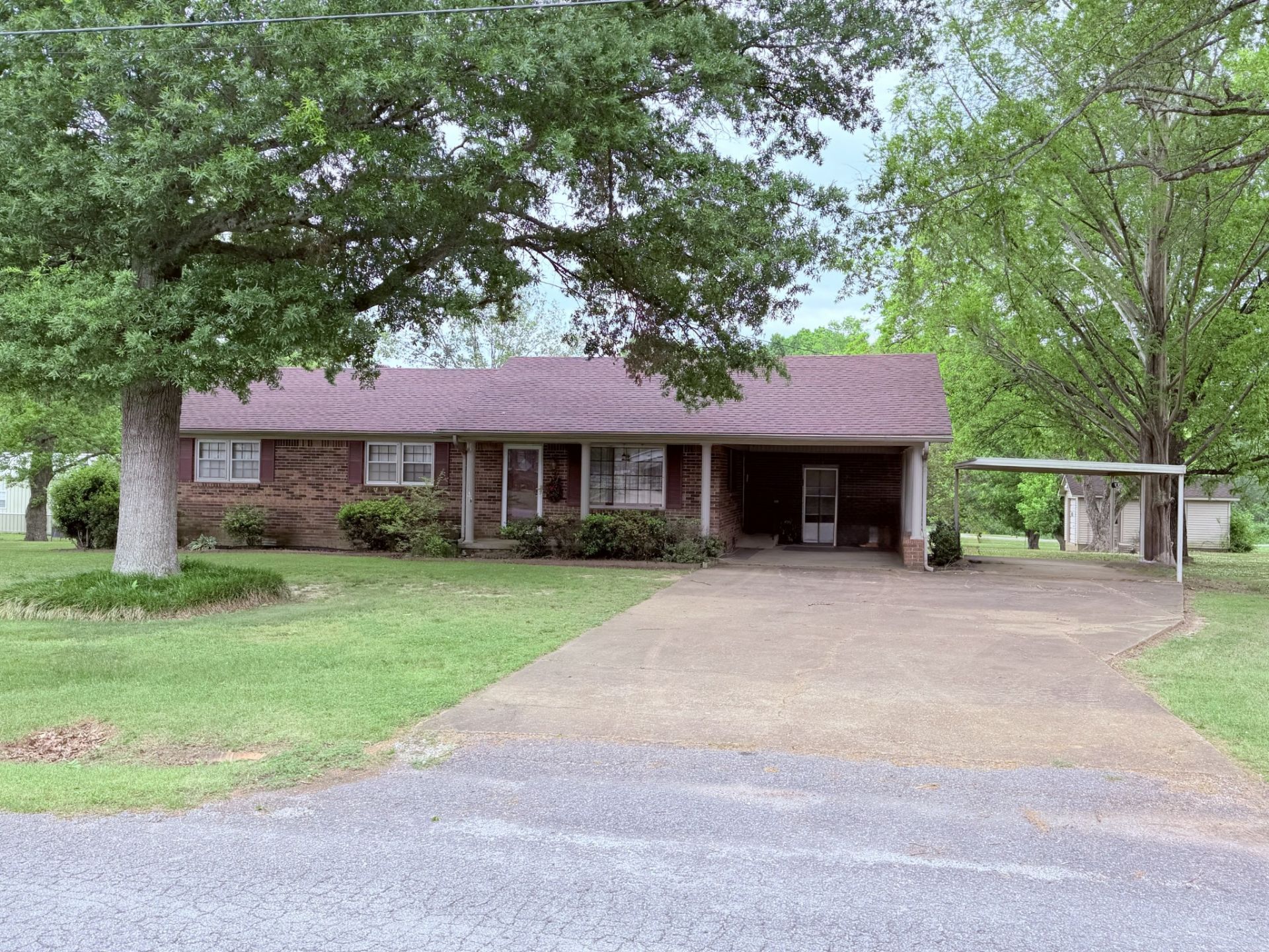 360 General Forrest Dr  Bruceton, TN 38317