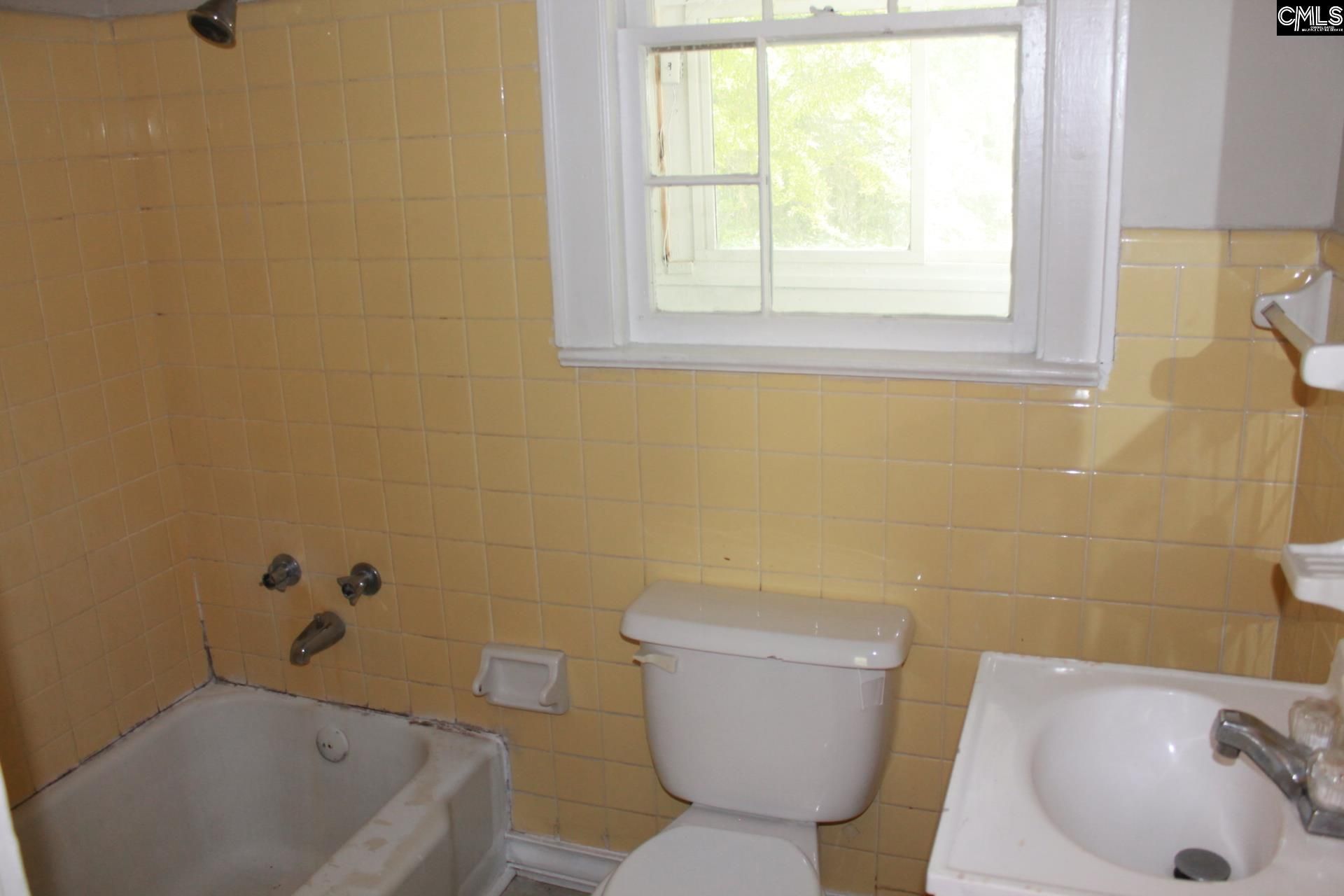 960 Zimalcrest Drive  Photo 5