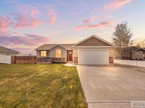5306 E Buchanan Avenue, IONA, ID 83427