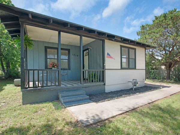 1210 Cloud ST, Lampasas, TX 76550
