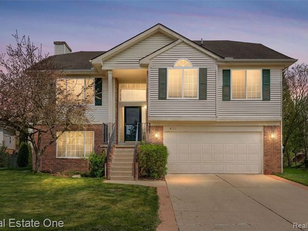 4721 Carrington Drive, Oakland Twp, MI 48306