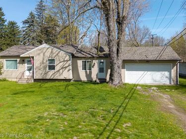 2244 Hammerslea Road, Orion Twp, MI 48359
