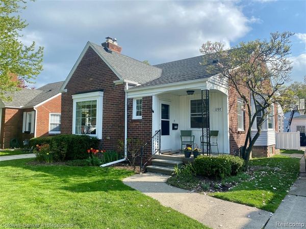 1797 Allard Avenue, Grosse Pointe Woods, MI 48236