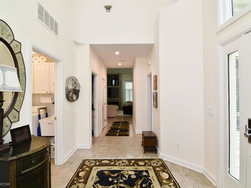 22 Waterford Lane, Beachwood, OH 44122 Photo 4