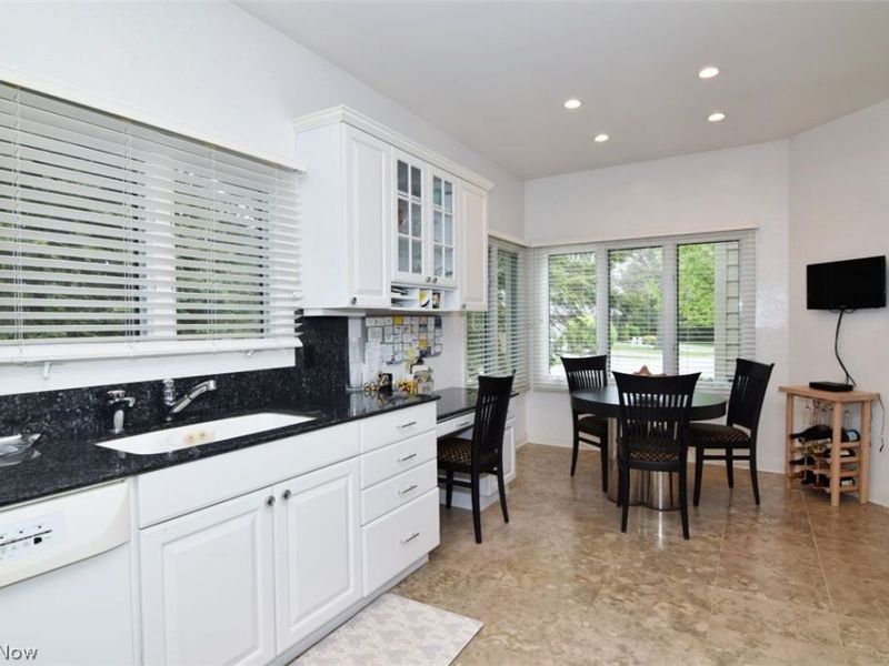 22 Waterford Lane, Beachwood, OH 44122 Photo 9