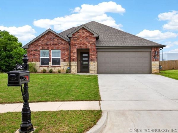 1518 S 72nd Place, Broken Arrow, OK 74014