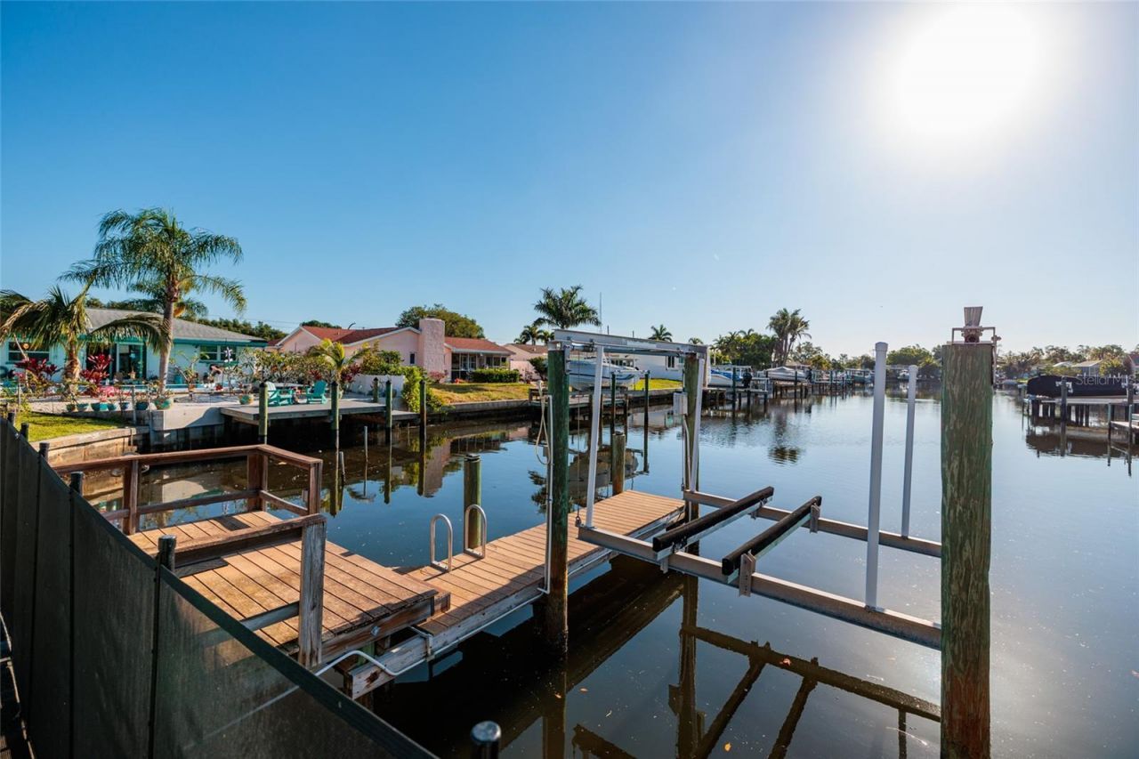 9773 1st Street Ne, Saint Petersburg, FL 33702 Photo