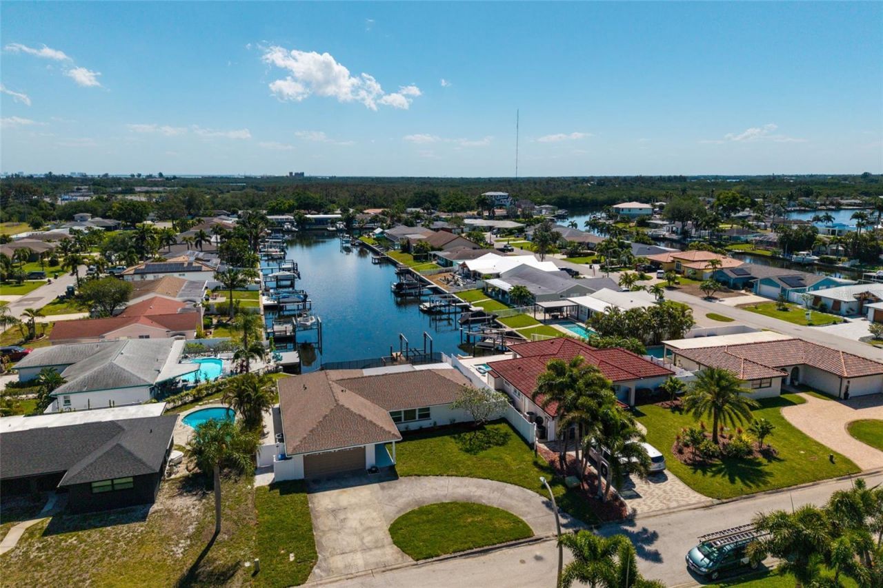 9773 1st Street Ne, Saint Petersburg, FL 33702 Photo