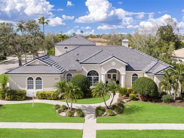 8009 ROYAL BIRKDALE CIRCLE, LAKEWOOD RANCH, FL 34202