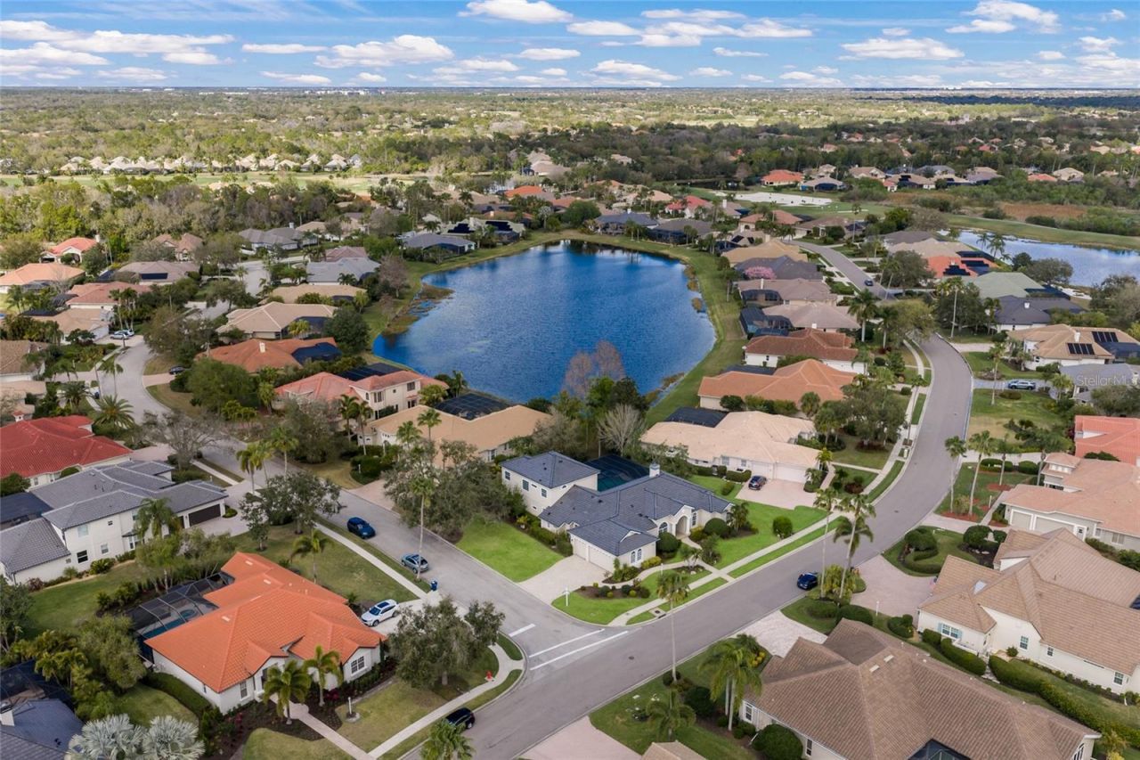 8009 Royal Birkdale Circle, Lakewood Ranch, FL 34202 Photo