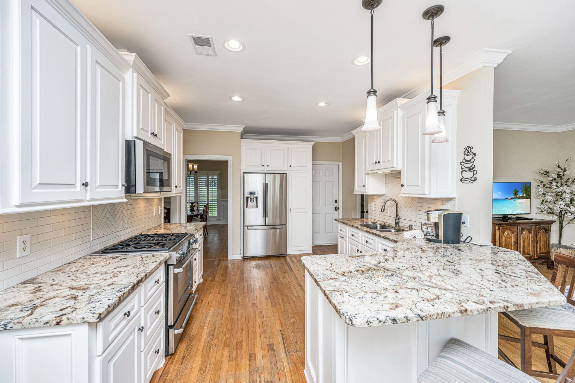 8608 Timbermarsh Lane Photo 16