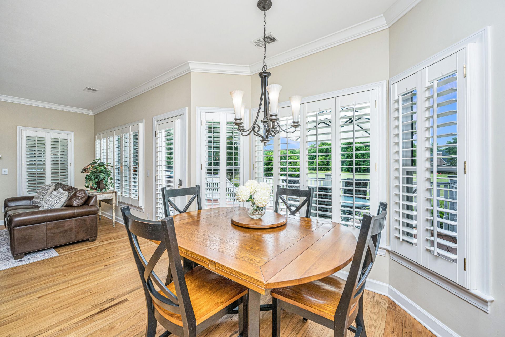 8608 Timbermarsh Lane Photo 18