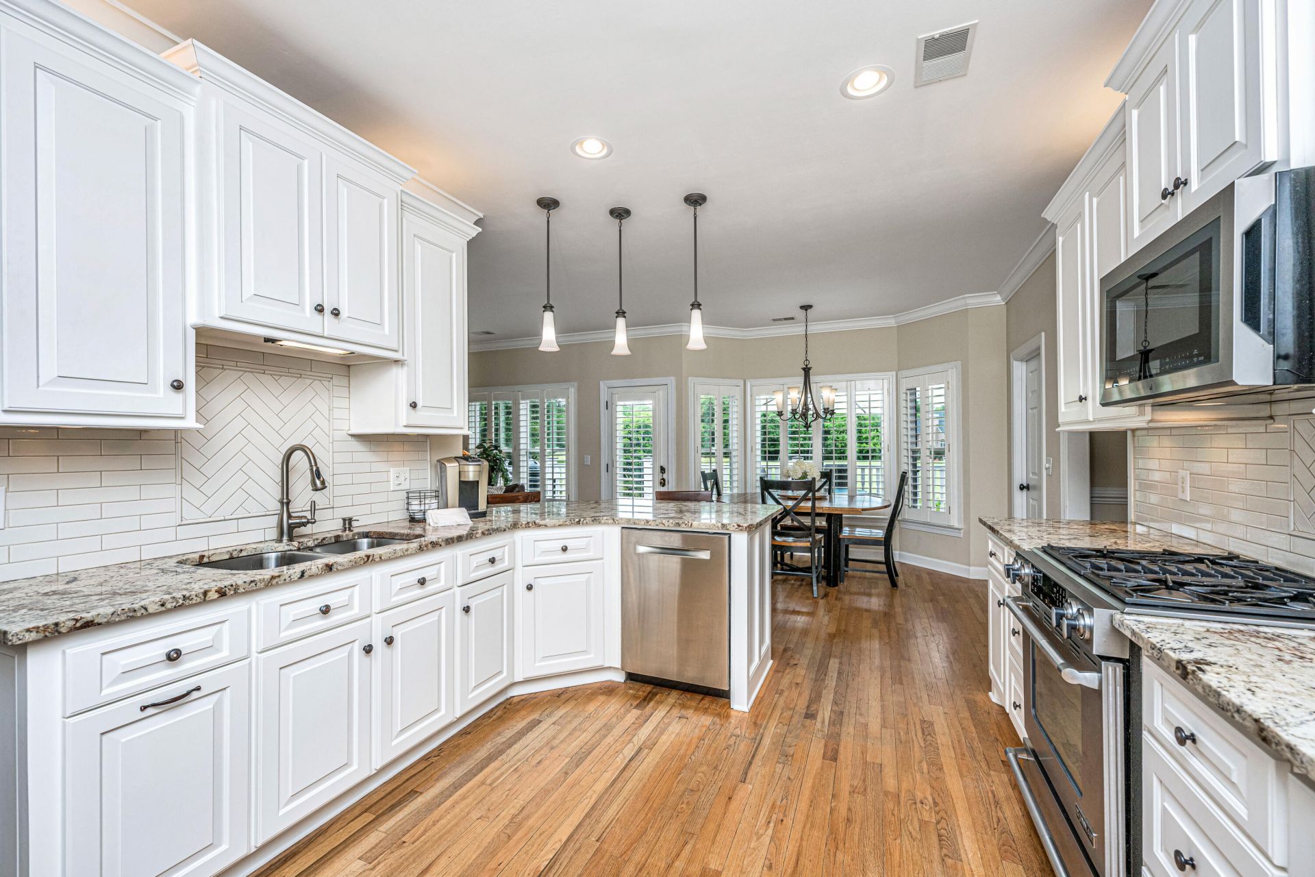 8608 Timbermarsh Lane Photo 20
