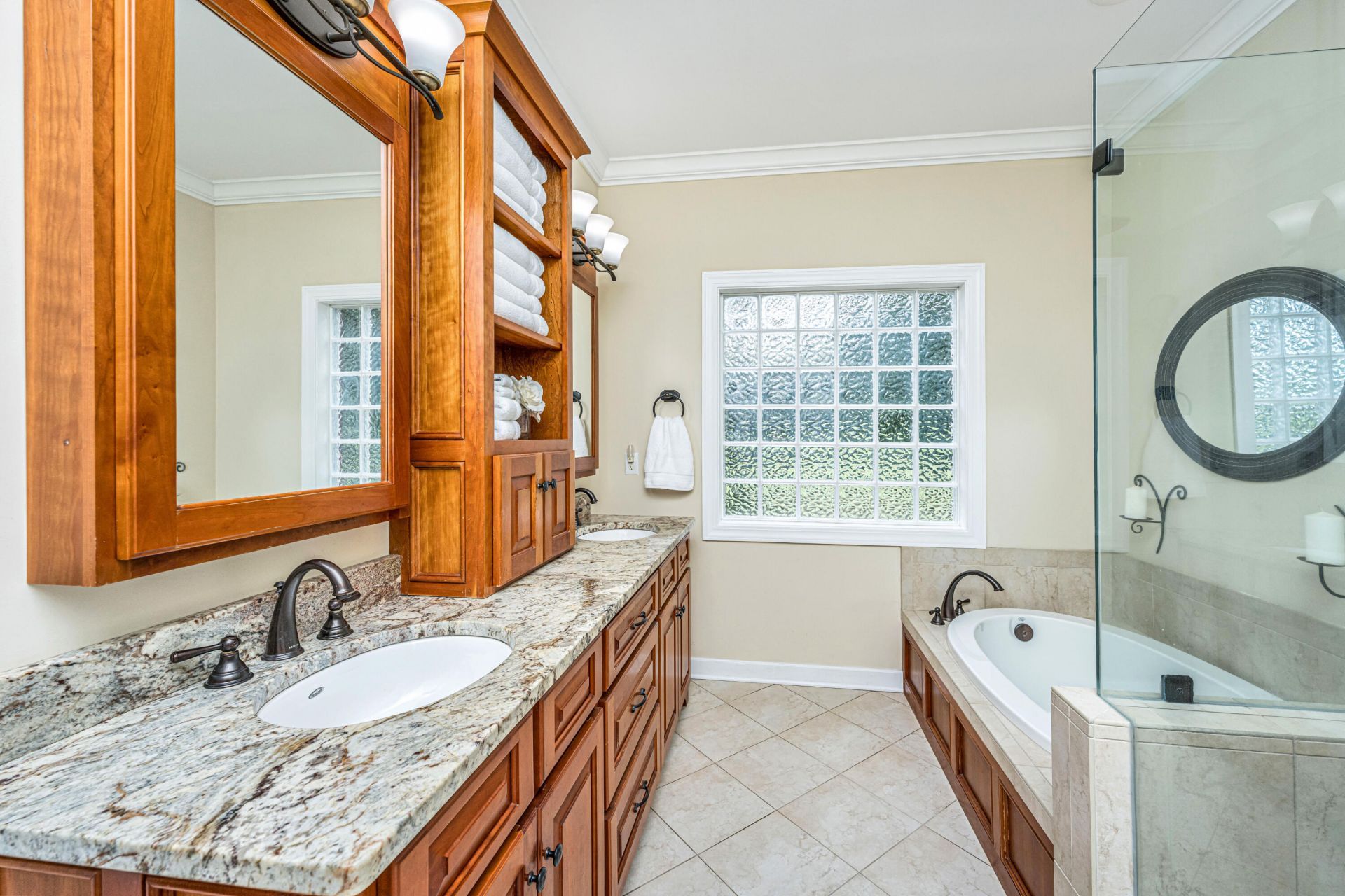 8608 Timbermarsh Lane Photo 28
