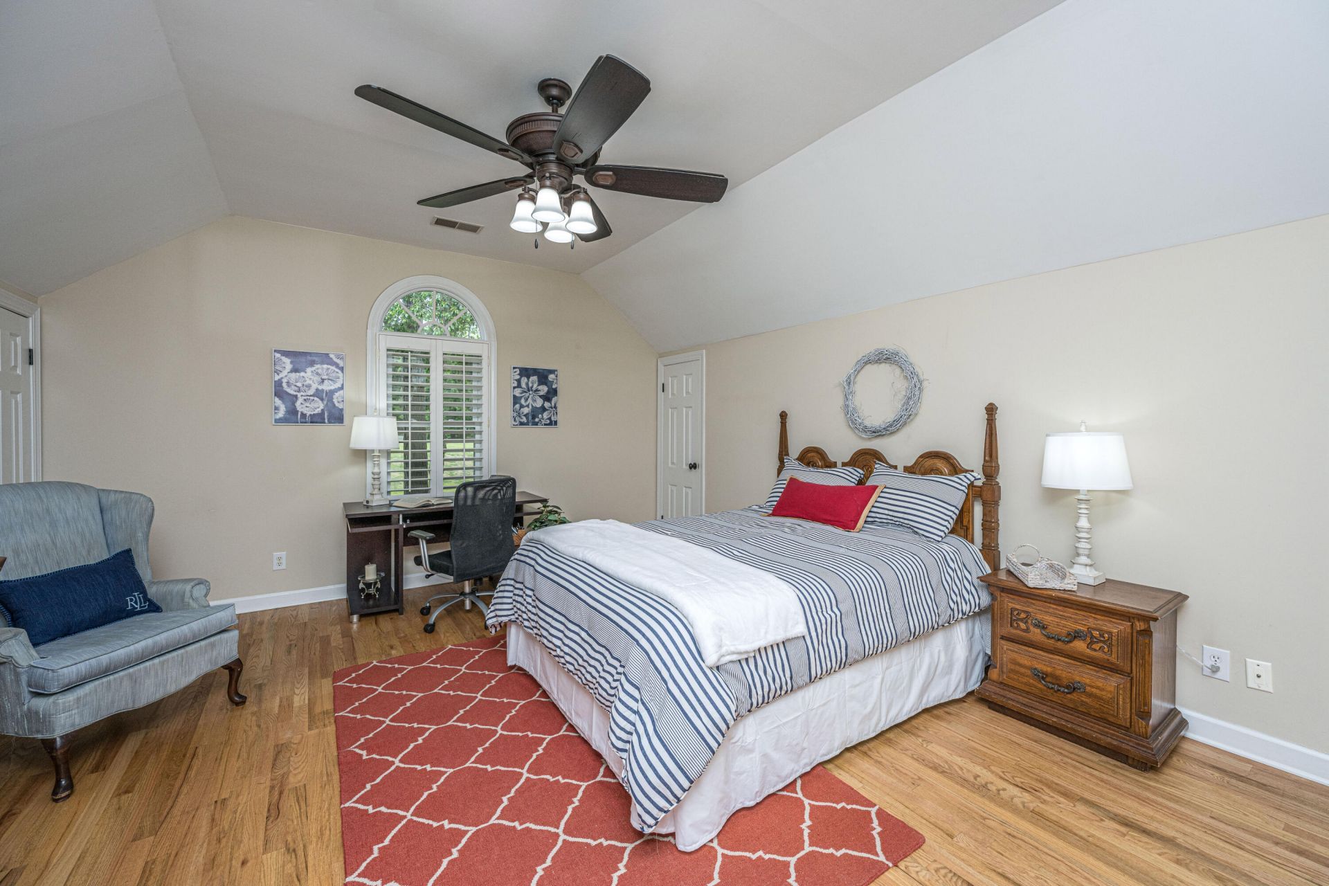 8608 Timbermarsh Lane Photo 31