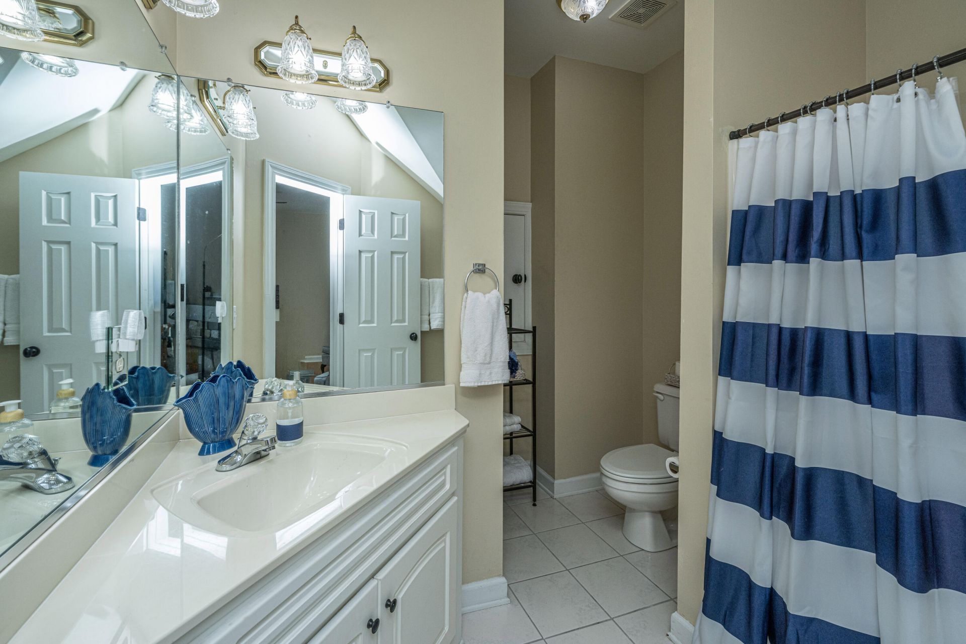 8608 Timbermarsh Lane Photo 33