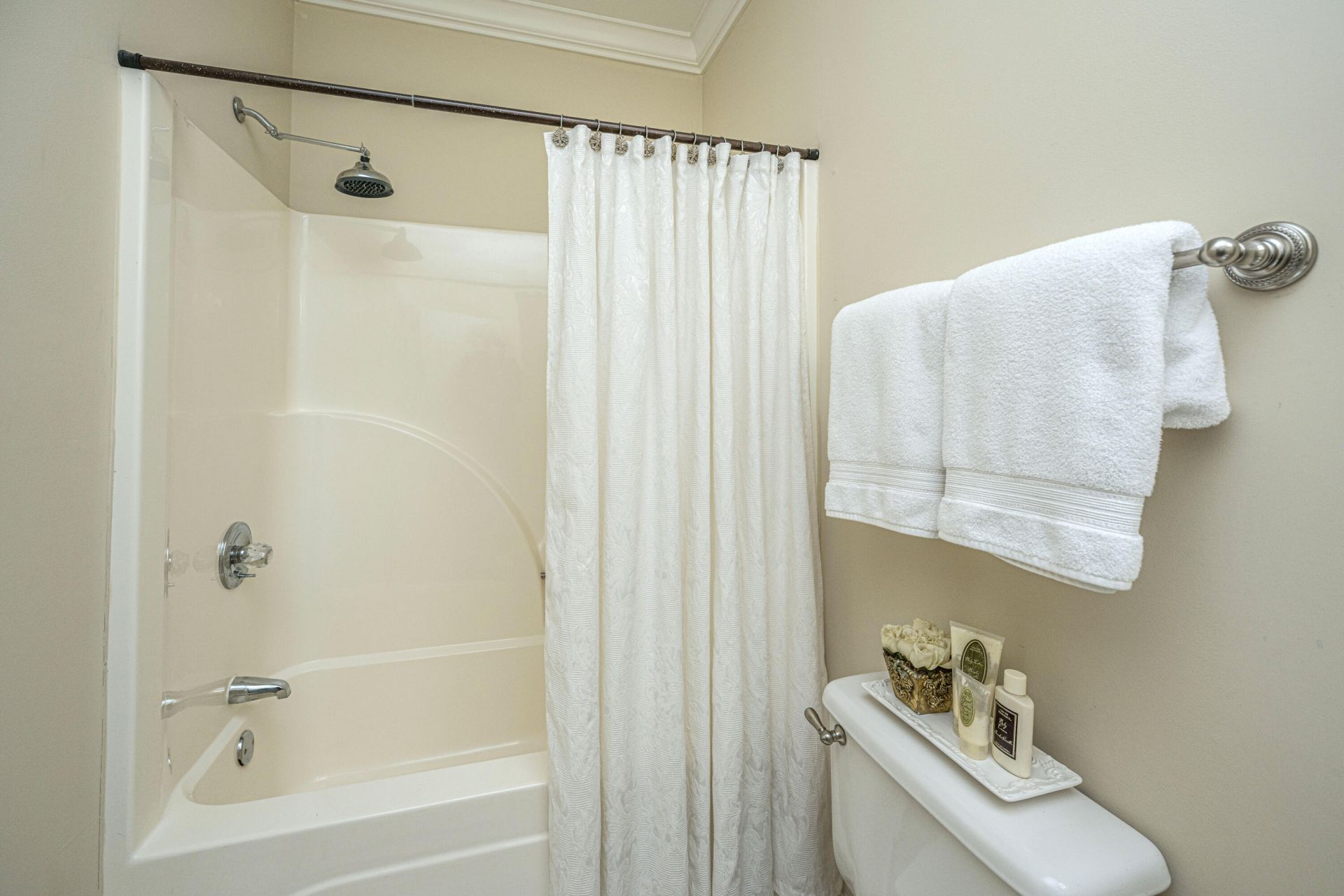 8608 Timbermarsh Lane Photo 38