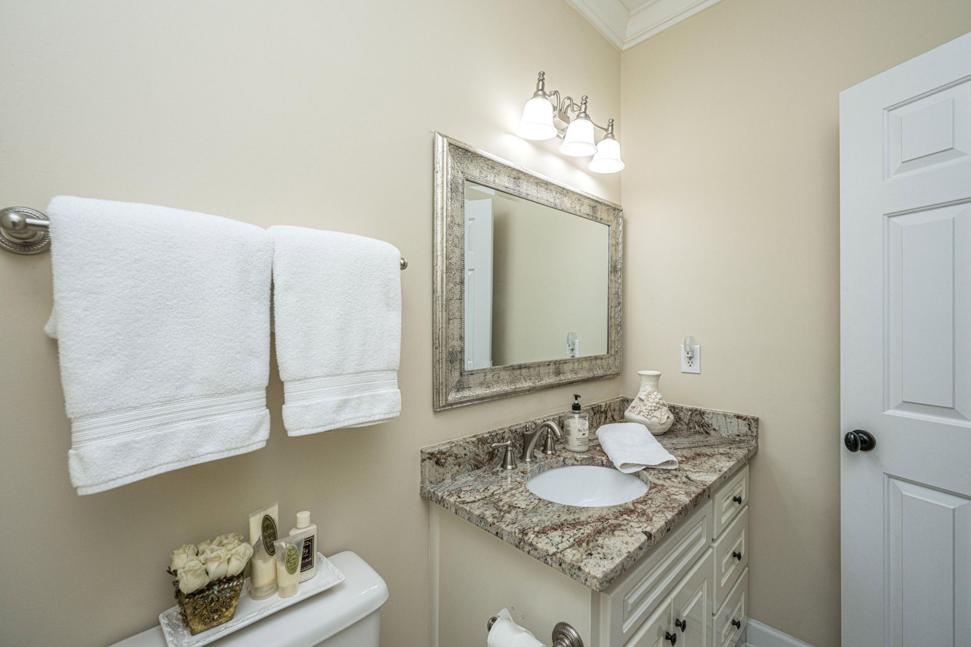8608 Timbermarsh Lane Photo 39