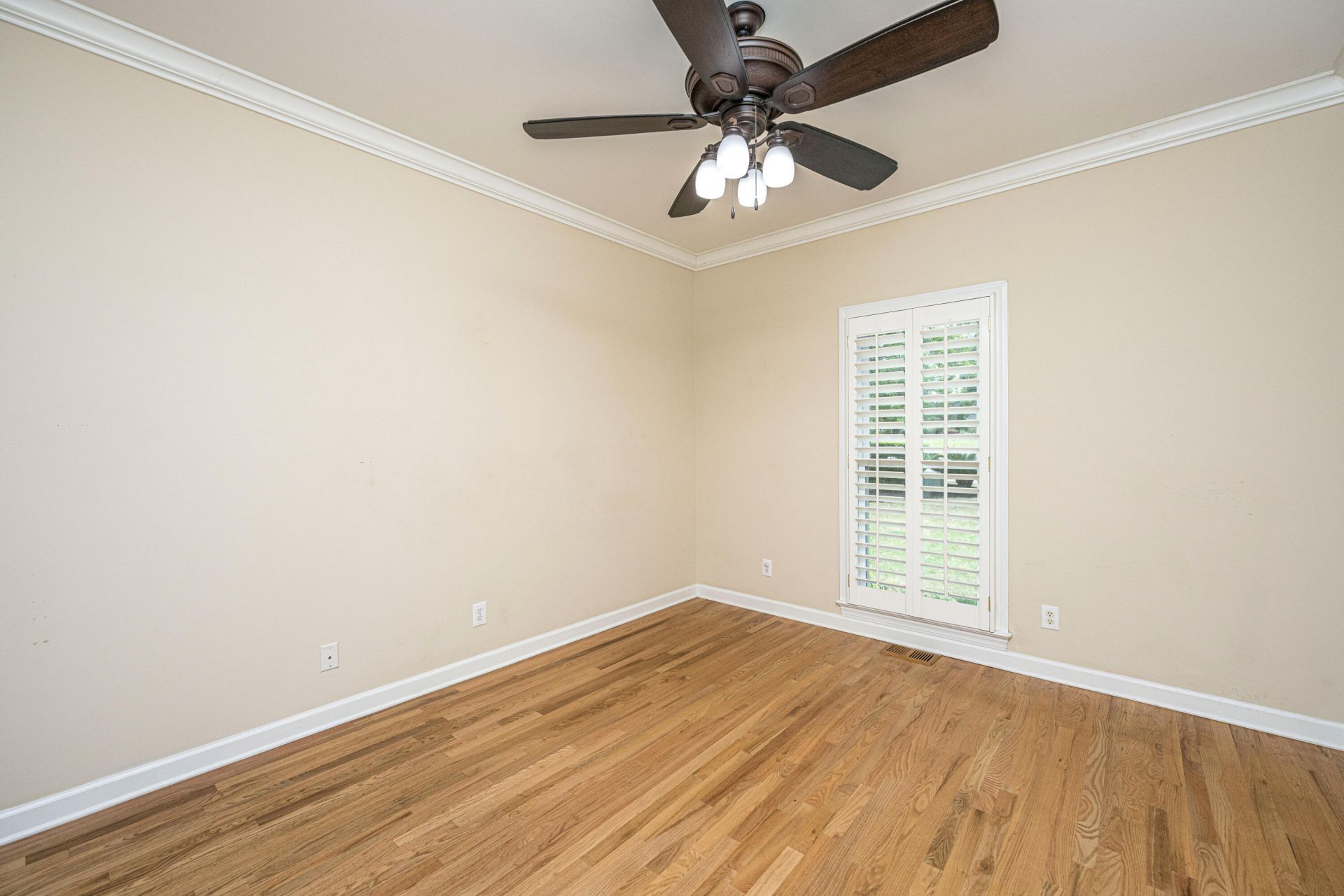 8608 Timbermarsh Lane Photo 40