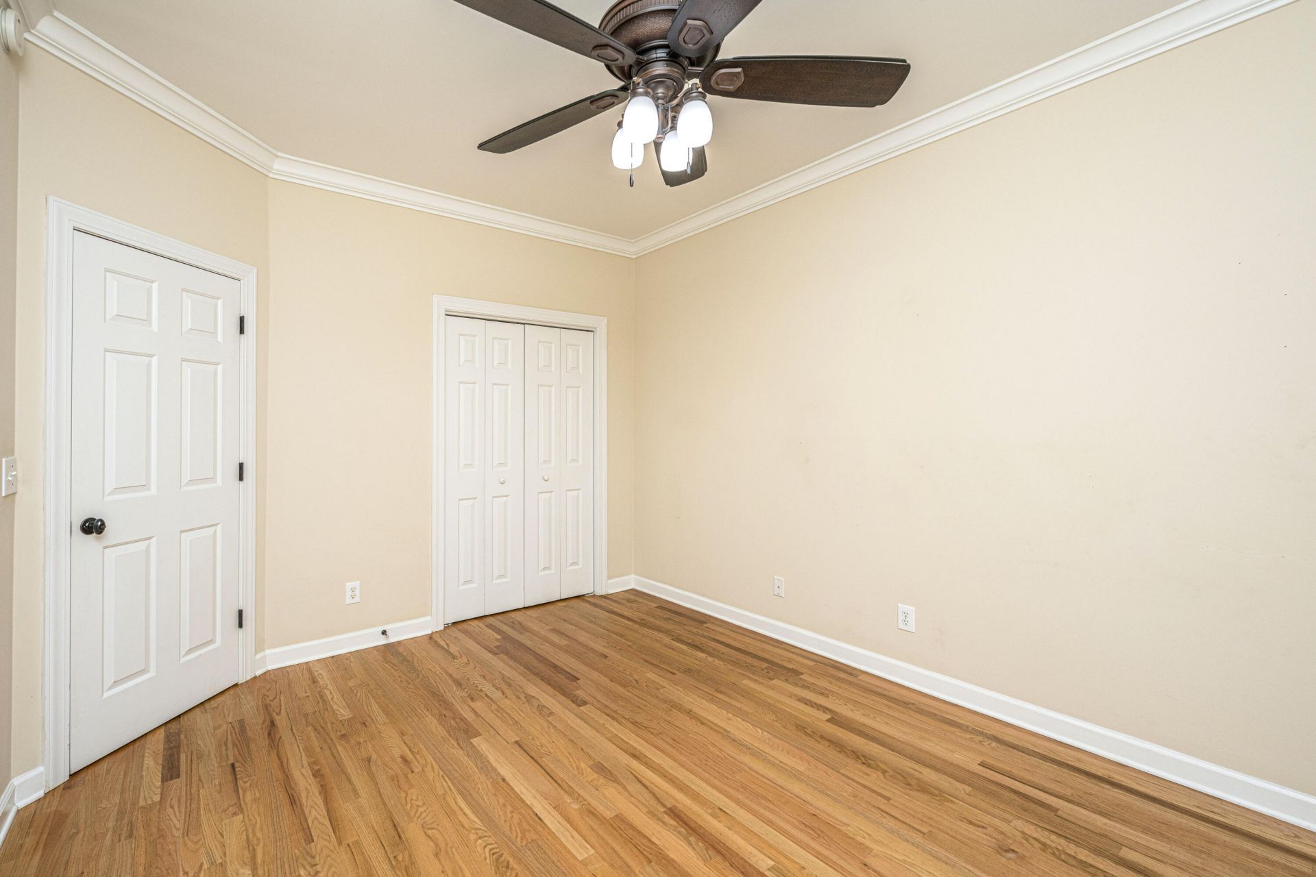 8608 Timbermarsh Lane Photo 41