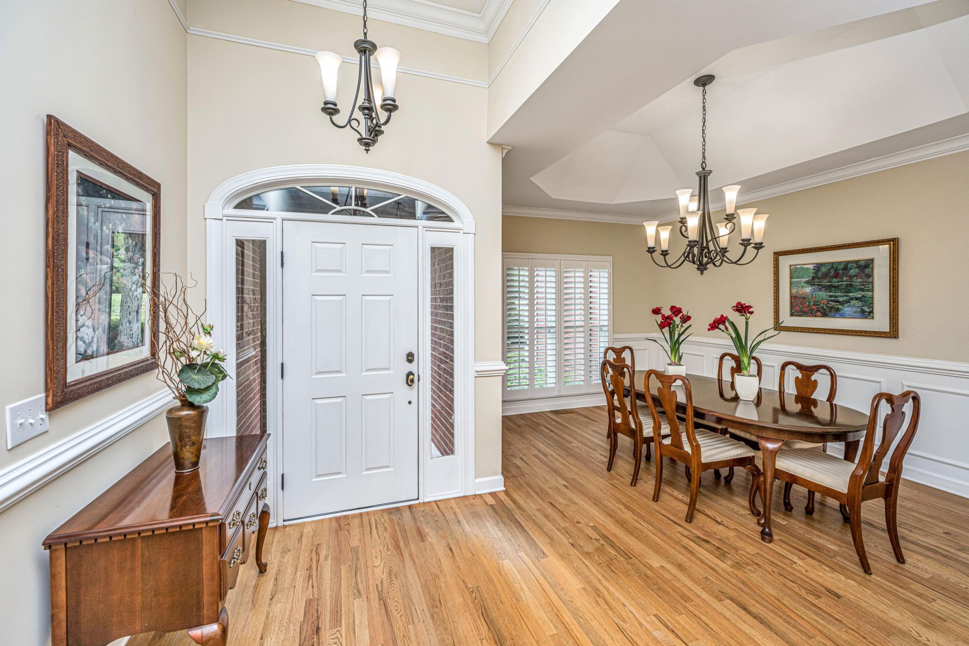 8608 Timbermarsh Lane Photo 7