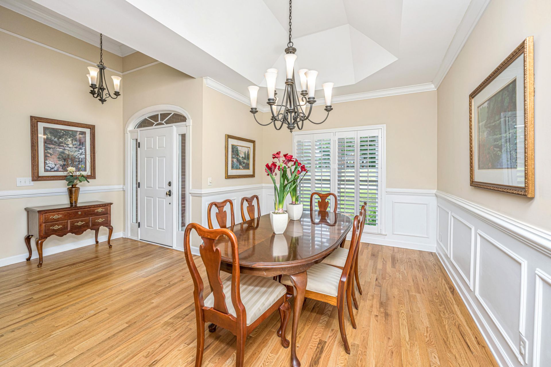 8608 Timbermarsh Lane Photo 8