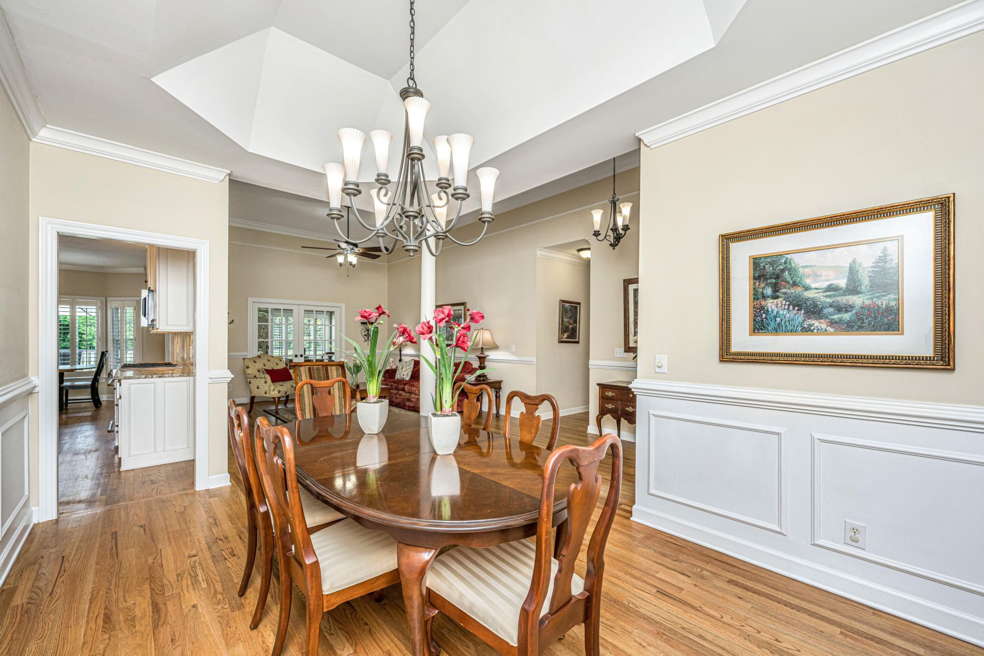 8608 Timbermarsh Lane Photo 9