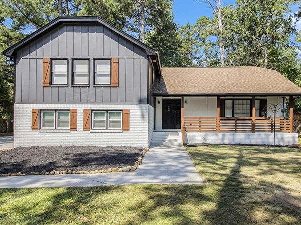 2180 Chester Circle , Conyers, GA 30013