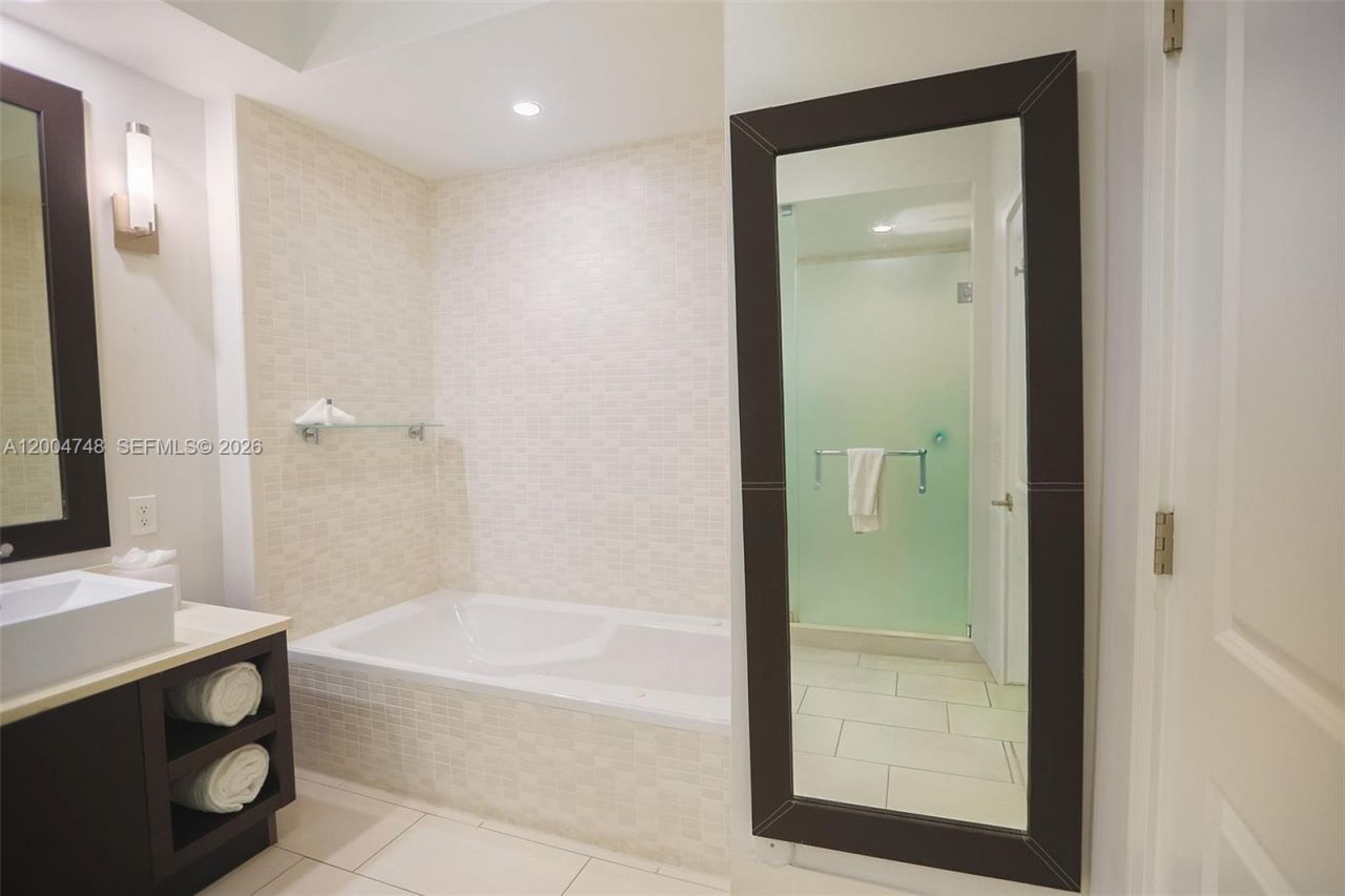 5300 NW 87th Ave , Unit 311, Doral, FL 33178 Photo